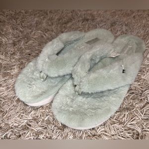 Kookaburra by UGG, size us 10, made in Vietnam